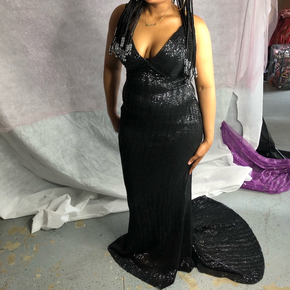 Dress - Picture 3 of 3